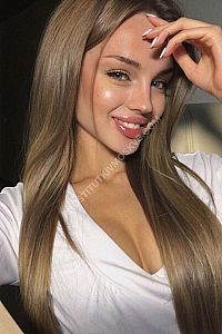 Алина, метро Белокаменная