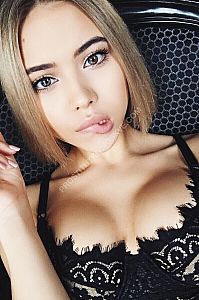 Сонечка, метро Менделеевская Сонечка, метро Менделеевская