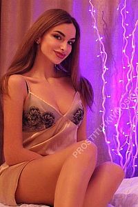 Мила, метро Комсомольская